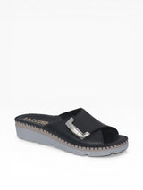 La Plume Agua Comfort Slide Sandal in black leather with cushioned sole and wide strap, designed for casual comfort.