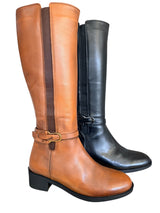 V Italia Hannah Boot in black leather, stylish ankle boot with block heel and sleek design, perfect for trendy winter outfits.
