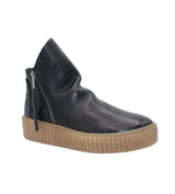 Black Eric Michael Zelda women's shoes with sleek leather design and stylish ankle straps.