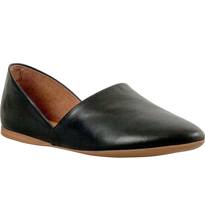 【Kim♡】クラネ ASYMMETRY HOLE FLAT SHOES Kim♡】クラネ ASYMMETRY HOLE FLAT SHOES CLANE（クラネ）の